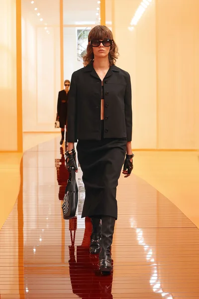 Look 14